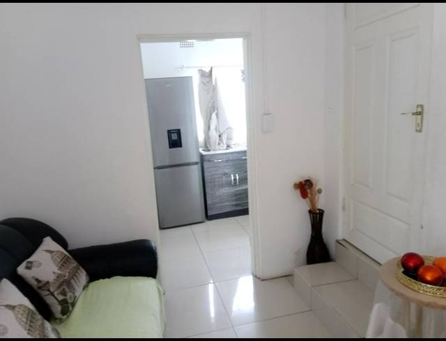 1 BEDROOM PROPERTY TO RENT IN BISLEY